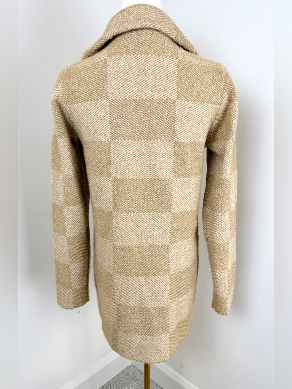 Lysse Sweater Coat Cream Neutral Plaid NWT XXS/XS Salma Nutshell Plaid Shacket - Picture 5 of 13
